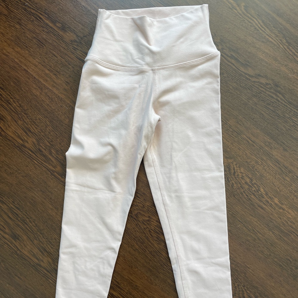 Alo yoga light pink cropped leggings